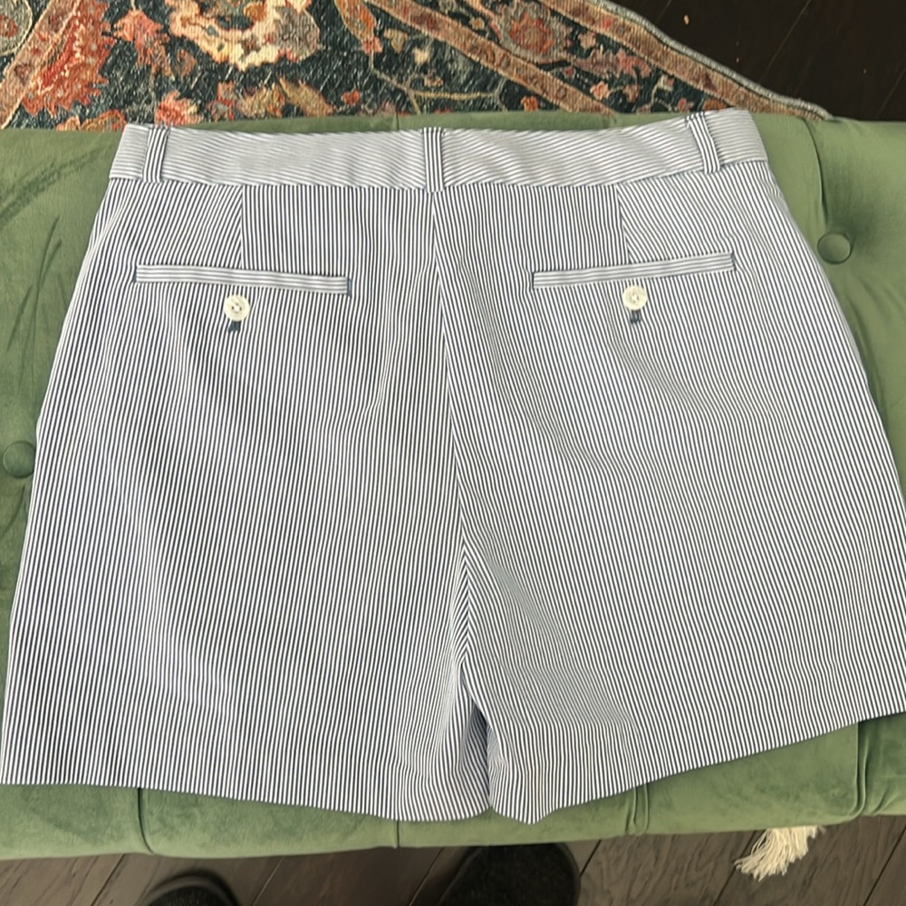 Banana Republic Women's Tailored Stripe Short 5 Inch Blue Stripes - Picture 2 of 4